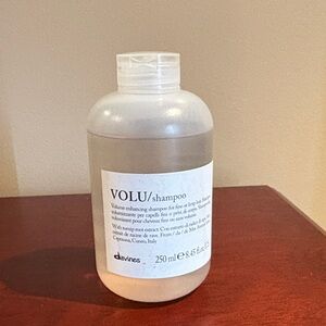 Davines VOLU Shampoo - White and Clear Bottle